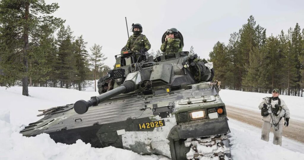 フィンランド人はスウェーデンの防衛能力に対する信頼が低いことが新たな調査で判明