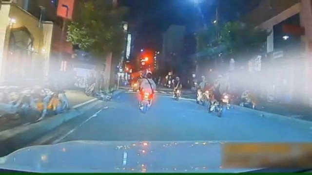 愛媛県松山市中心部でバイク集団暴走 アーケード街も 共同危険行為の疑いで高校生3人含む15〜18歳の少年10人逮捕