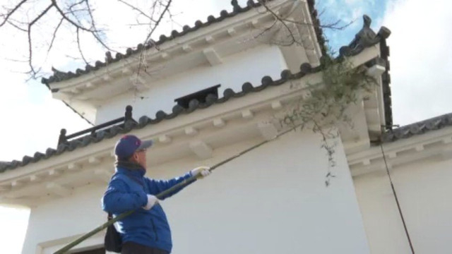 「年に1回の務めじゃと思うとります」大洲城ですす払い 入場者数の2割程度が外国人観光客 愛媛県・大洲市