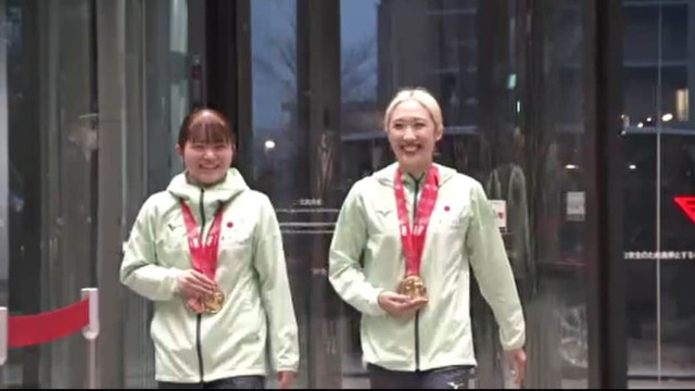 世界トランポリン競技選手権大会で金メダル トランポリン森ひかる選手と田中沙季選手に石川県スポーツ特別賞 森選手は最多5回目