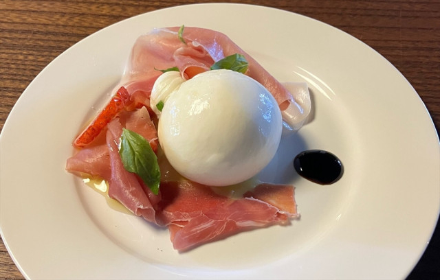 【ワイナリーで味わう特別なランチ体験】出張シェフ・佐々木竜太氏 × 勝沼醸造 少人数制マリアージュイベント開催