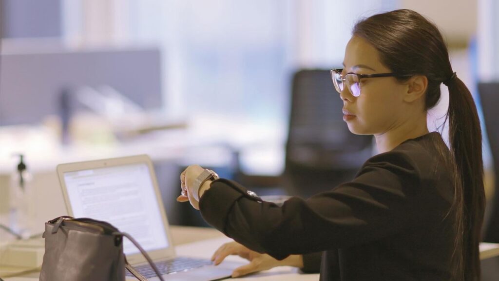 「残業キャンセル界隈」若者に広がる 残業拒否を続ければ懲戒や解雇も