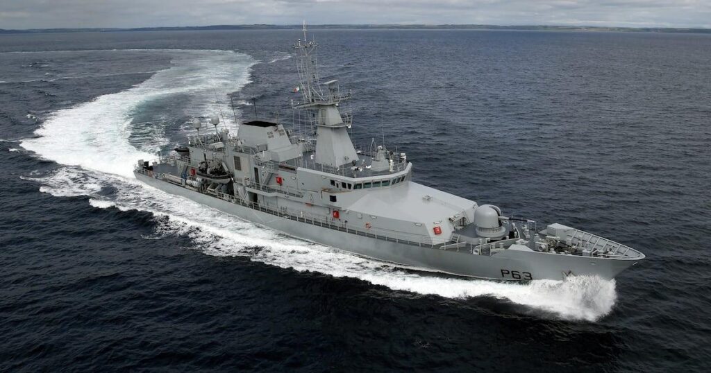 ゼレンスキー大統領の訪問中にドローンが船の500メートル以内を通過した際、海軍士官は発砲できなかった