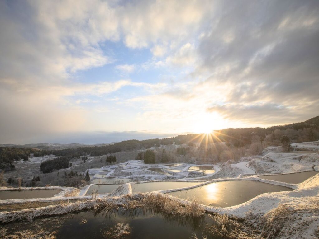 【新潟県】感動的な朝日で新年を迎えよう♪『おすすめの初日の出スポット5選』をご紹介！ - 地域情報サイト「ガタチラ」