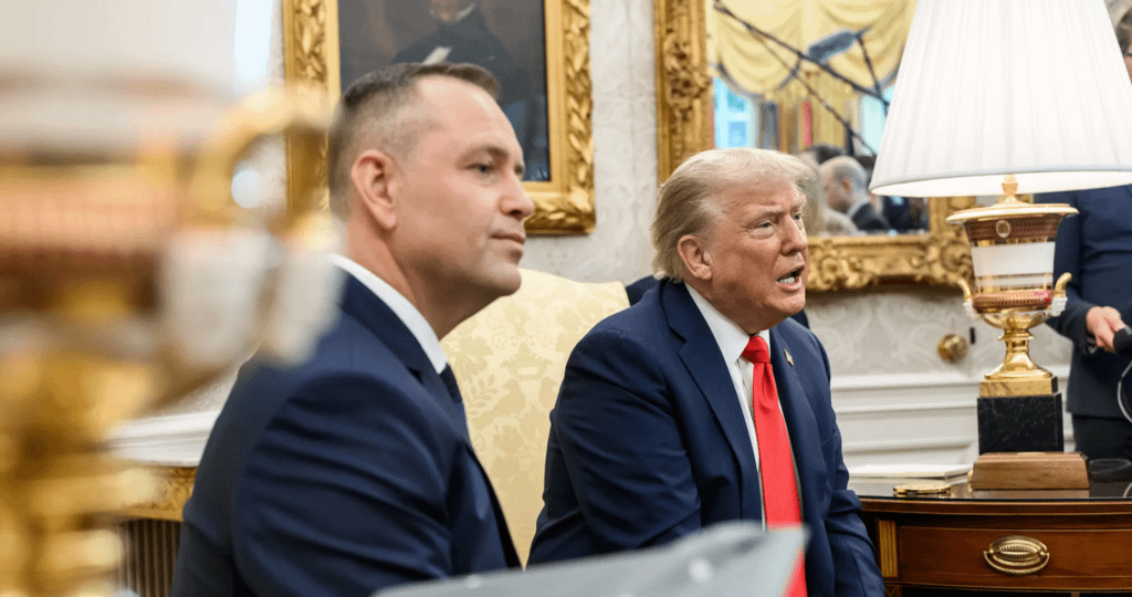 トランプ大統領の安全保障戦略の完全版は「ポーランドをEUから引き離す」ことを求めていると伝えられている