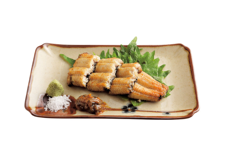 大阪産の美陵鰻（うなぎ）の白焼き1,950円は皮目パリパリ、身はふっくら。