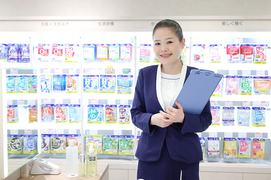 店内にはウォッシャーもあり、洗顔料なども試せる。