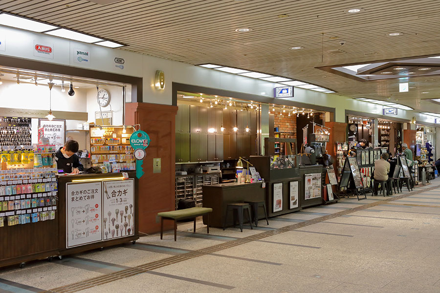 「クツショウテン クリスタ長堀店」外観。