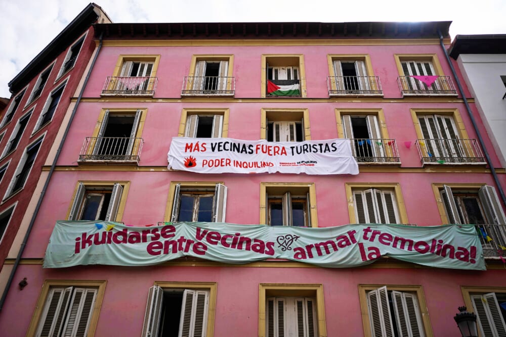 Spain fines Airbnb $75 million for unlicensed tourist rentals | Business & Tech