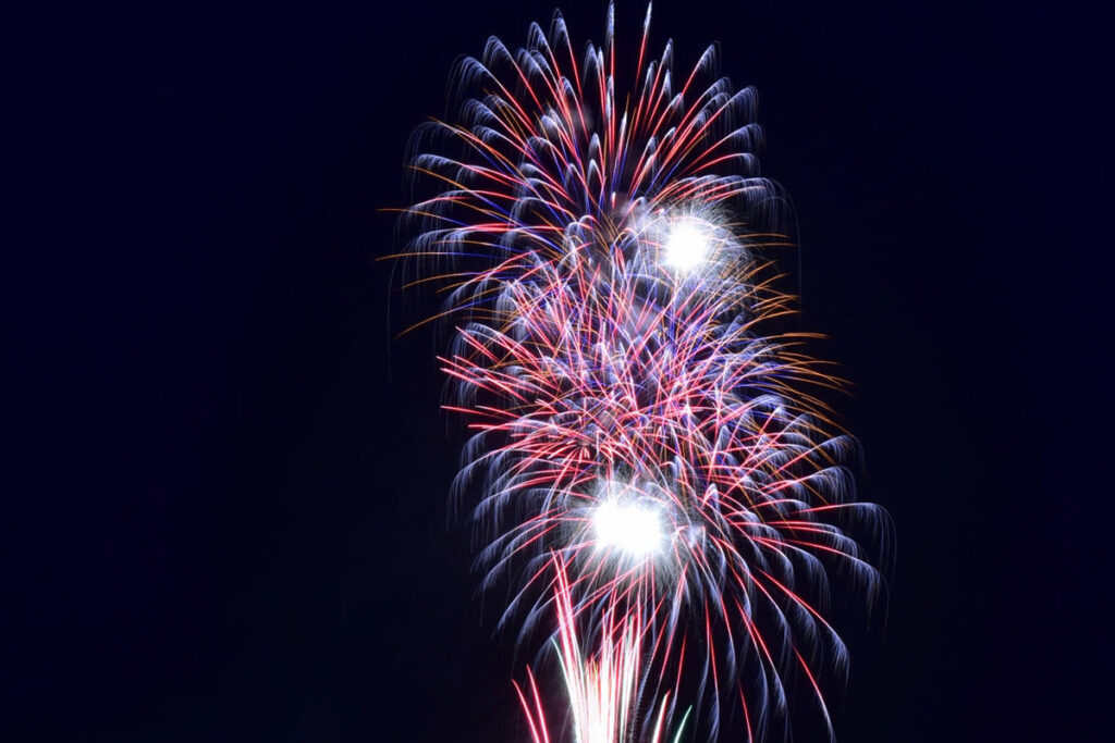 【2025-26年】長野県飯島町「第39回大晦日新春花火大会」が今夜、七久保で開催！ | 夜景FANマガジン