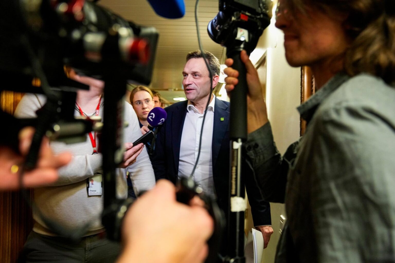 石油のパラドックス：ノルウェーは石油を段階的に廃止するための委員会を設立しているが、新たな石油政治の見通しは立っていない