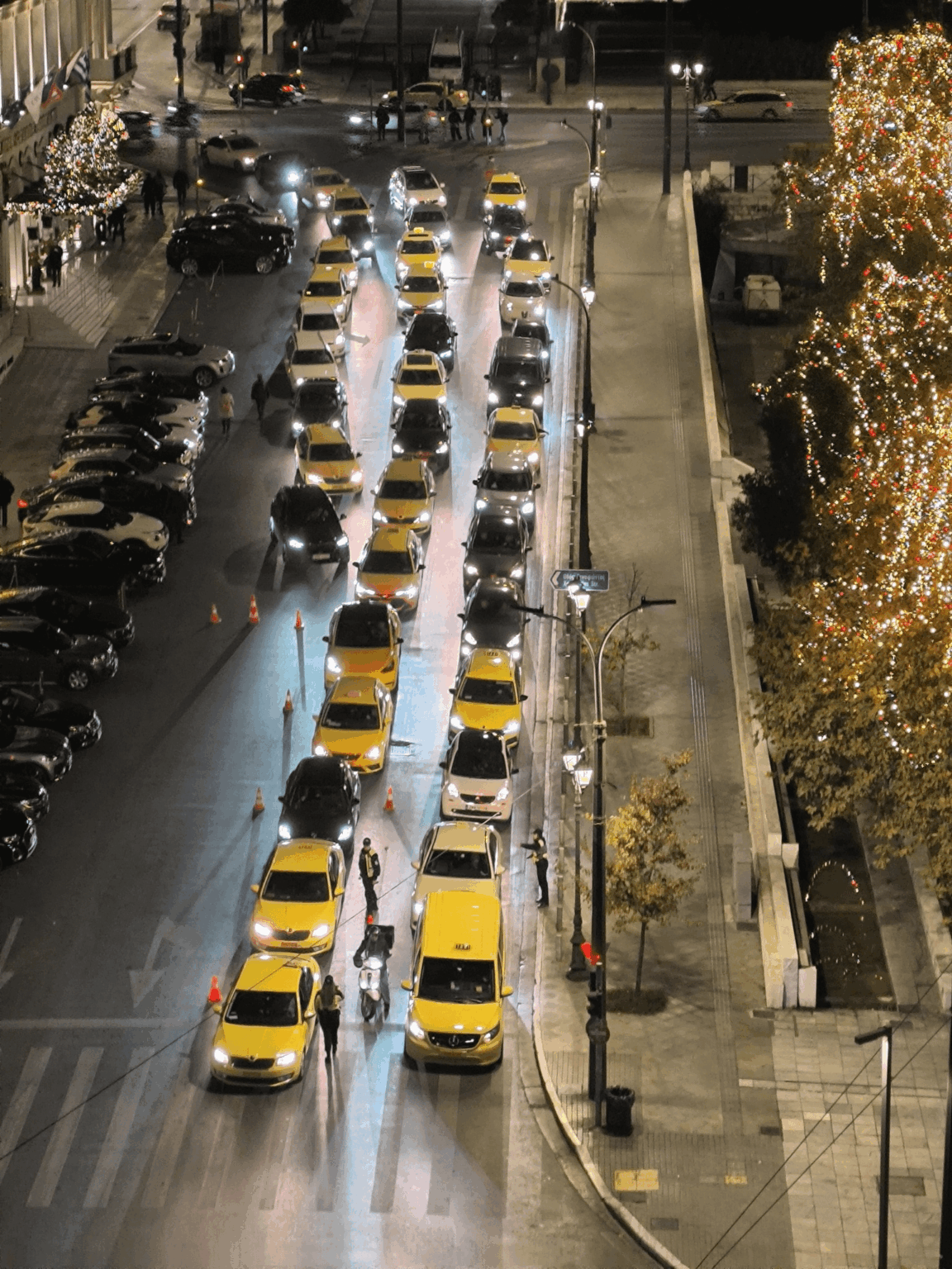 写真、路上の混乱すべて。