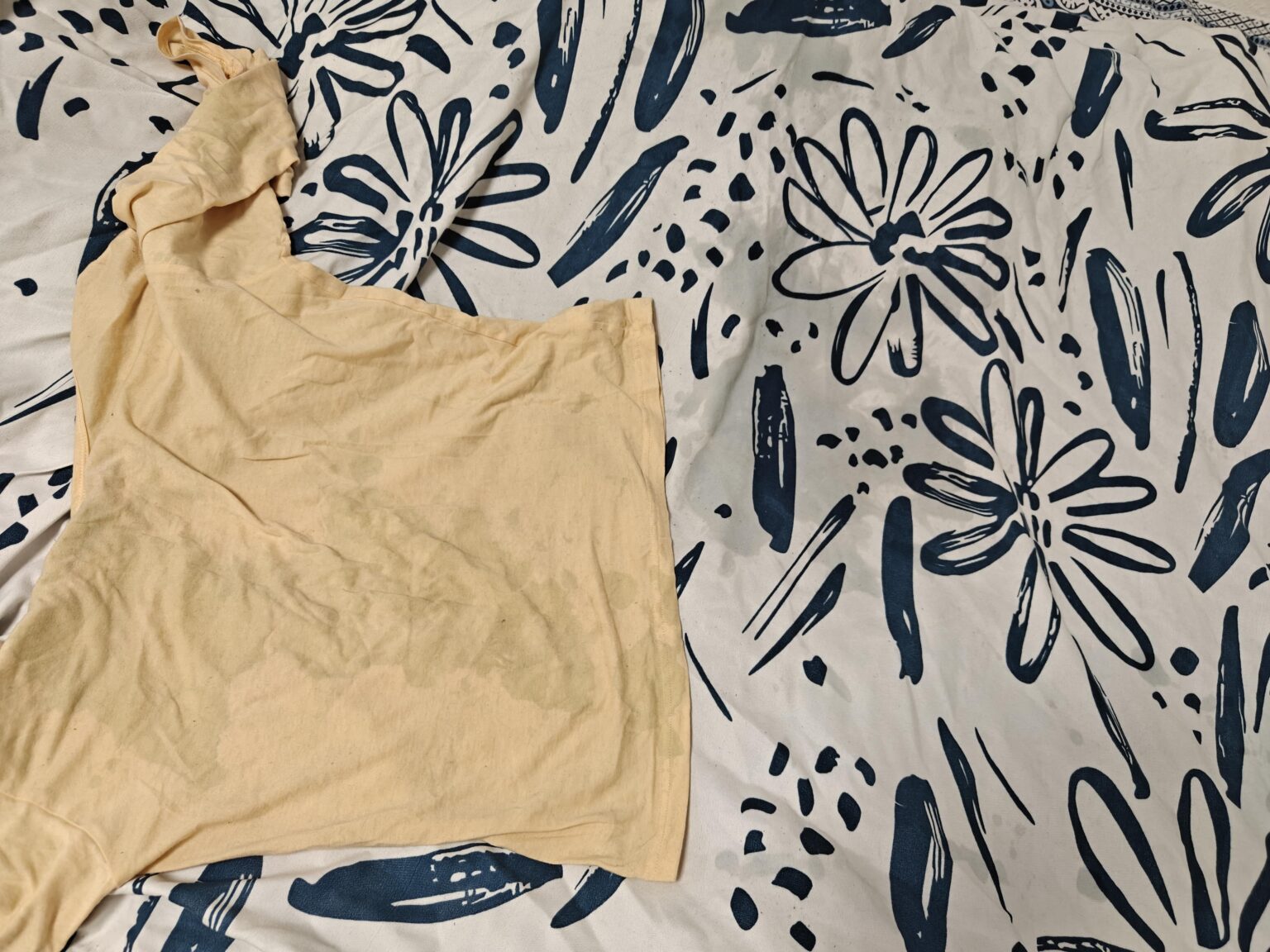 服には必ず洗濯汚れがつきます