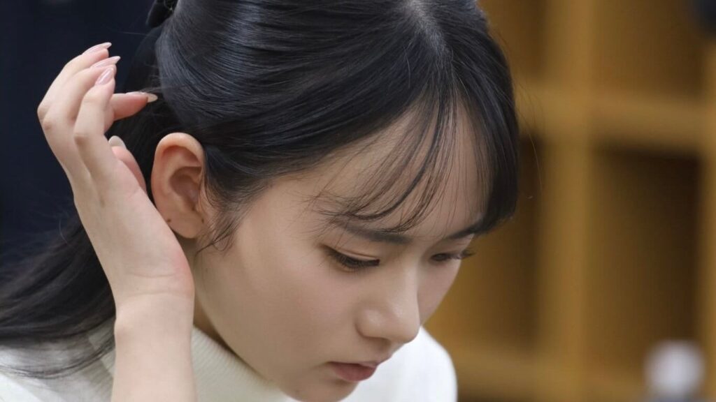 「この横顔、反則級」美女棋士・三島響、真剣な眼差しショットが美しすぎると話題に | 話題の投稿 | スポーツブル (スポブル) 「この横顔、反則級」美女棋士・三島響、真剣な眼差しショットが美しすぎると話題に | 話題の投稿 | スポーツブル (スポブル)