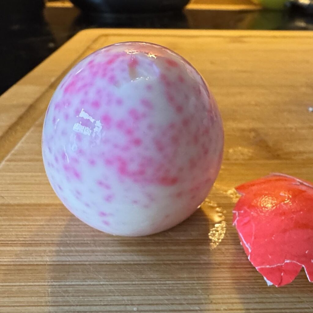 スーパーで売られている食用色の卵ですか？