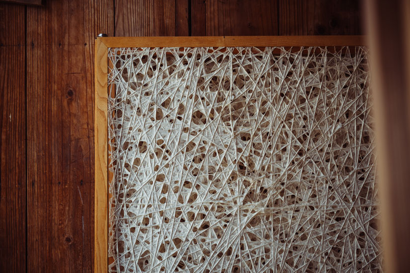 伝統とデジタルの融合により、手漉き和紙に新たな息吹を。「りくう」佐藤友佳理さん／愛媛県西予市 - NIHONMONO