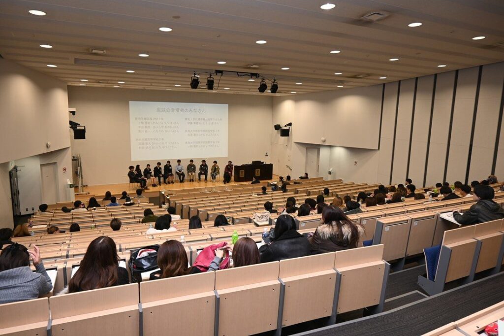 国際理解講座「アフリカとどう向き合うか―ファッションと音楽とキャリア形成」を開催しました | 国際学部