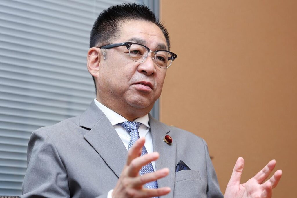 《スクープ》“連立のキーマン”維新国対委員長の遠藤敬・首相補佐官が「秘書給与ピンハネ」で税金800万円還流疑惑、元秘書が証言