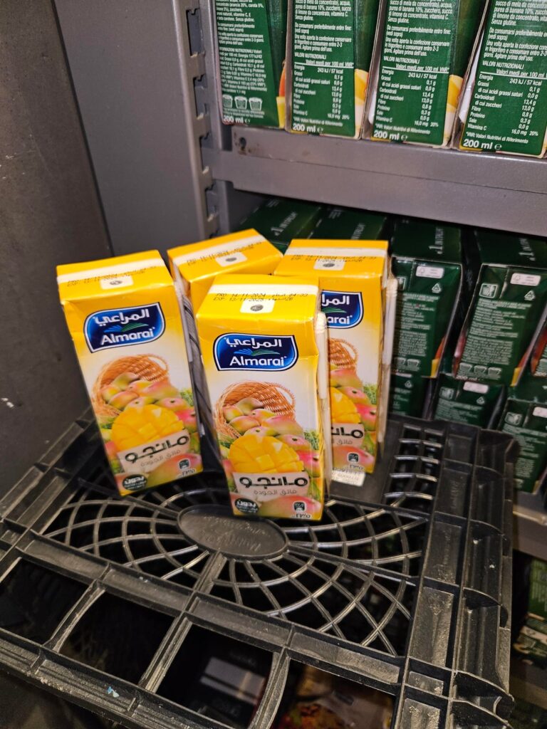 期限切れ商品.グリーンスーパーマーケット。市場