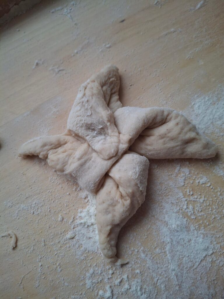 今年のクリスマスはクリスマスケーキをちょっとアレンジしてみました