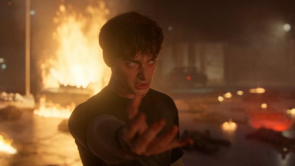 ノア・シュナップは、『ストレンジャー・シングス』のキャストがウィルのモノローグの撮影に12時間費やし、さらに12時間の再撮影を費やしたことを明かした。