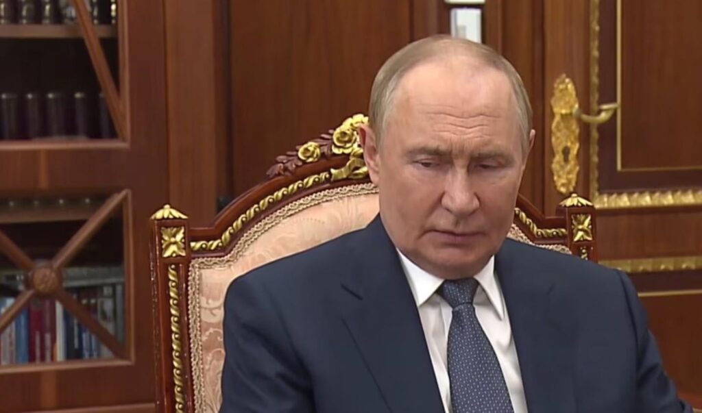プーチン大統領は「大規模な武力紛争」でヨーロッパを脅迫した。クレムリン指導者のウラジーミル・プーチン大統領、ロシアのカリーニングラード地域が封鎖された場合には「大規模な武力紛争」が起きると欧州を脅迫