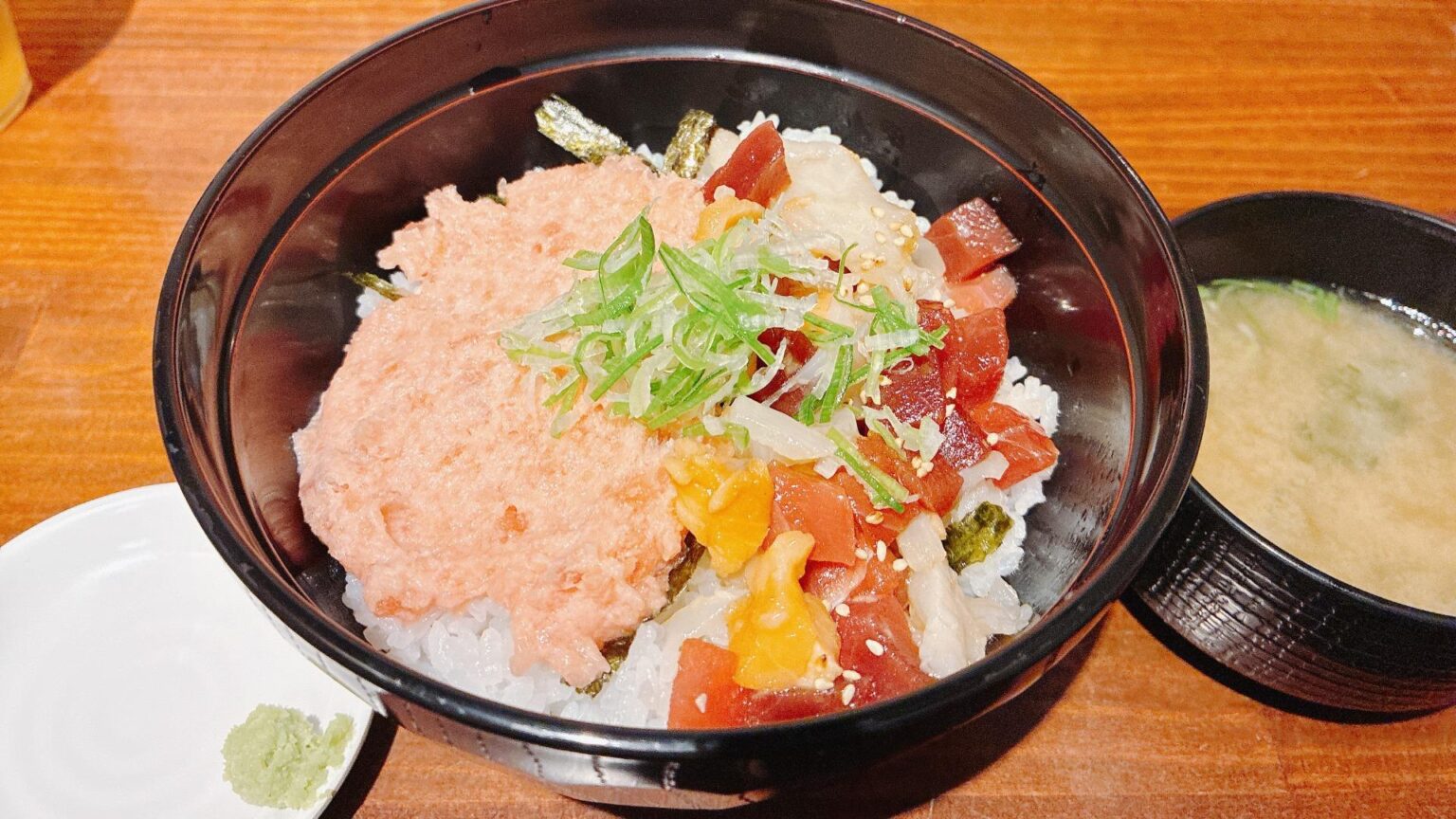 【京都市下京区】1000円でお釣りがくる！駅チカの隠れ家で味わうコスパ最強の海鮮丼ランチ（みやこ） - エキスパート - Yahoo!ニュース