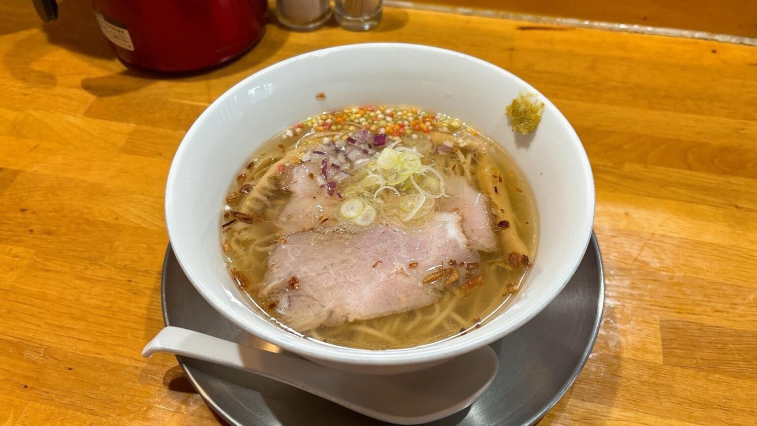 【高松市】見た目も味もやさしい塩ラーメン♪カウンターだけの空間で味わうラーメン（鈴木広子） - エキスパート - Yahoo!ニュース