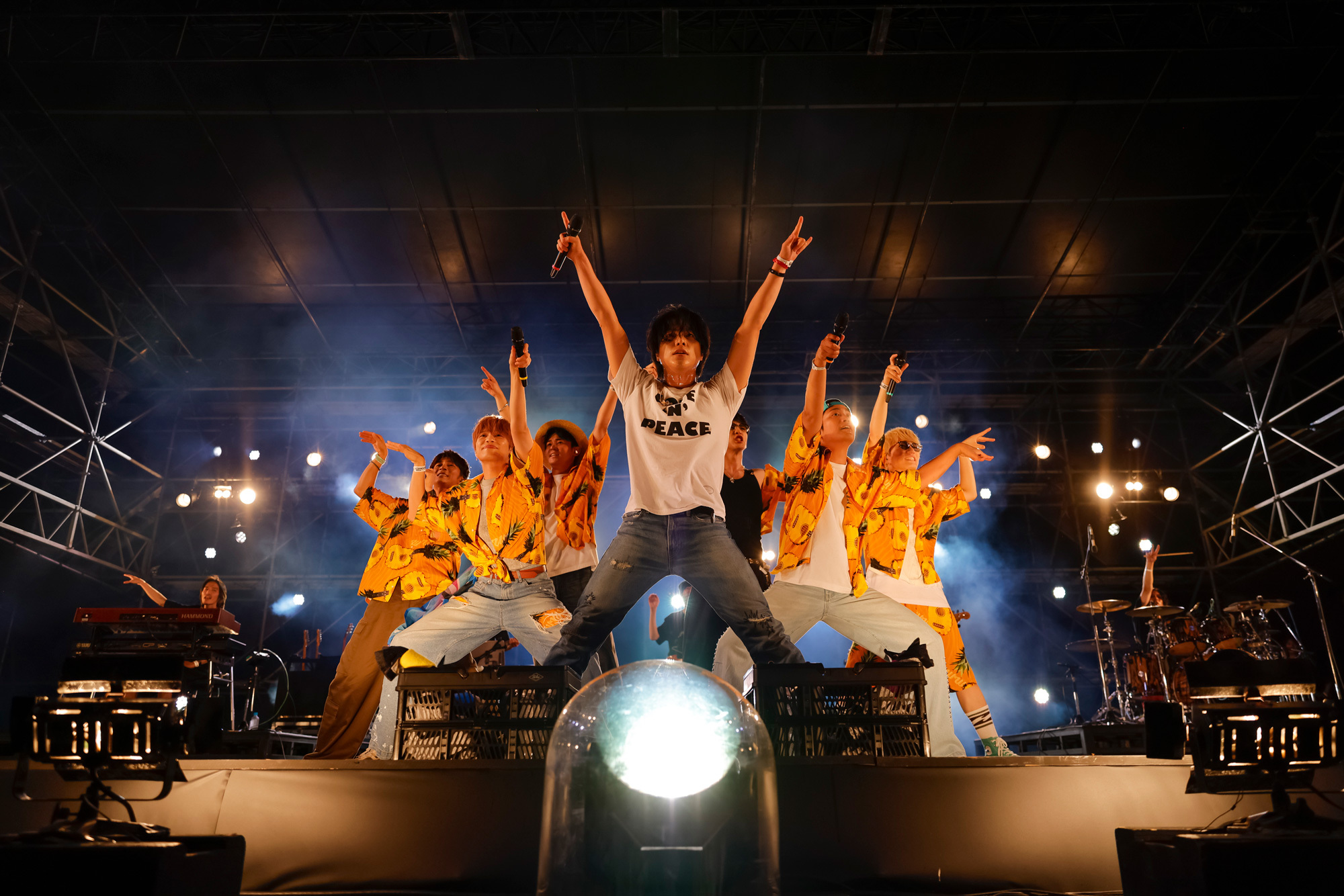 WEST. 撮影＝SARU（SARUYA AYUMI）