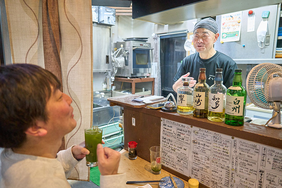 店主・宮川義広さんの地元、小倉への愛を感じるお店だ