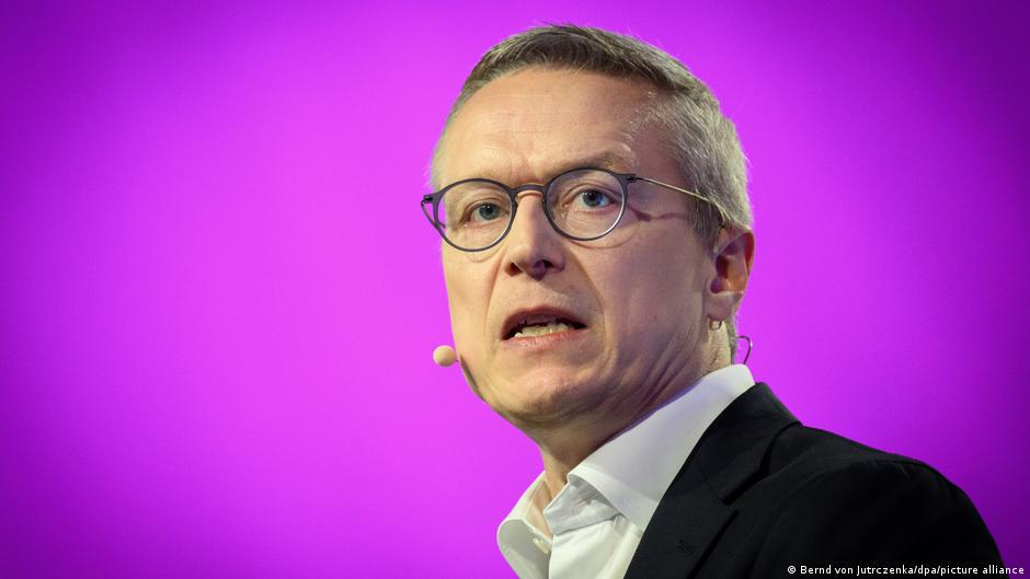 ドイツの大臣、10代の若者に対するソーシャルメディア禁止に「メリット」があると考える