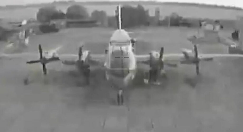 ロシアのIl-38N航空機に対するウクライナの攻撃により、ノヴォロシースクでの潜水艦攻撃の道が開かれた（ビデオ） |ディフェンス・エクスプレス