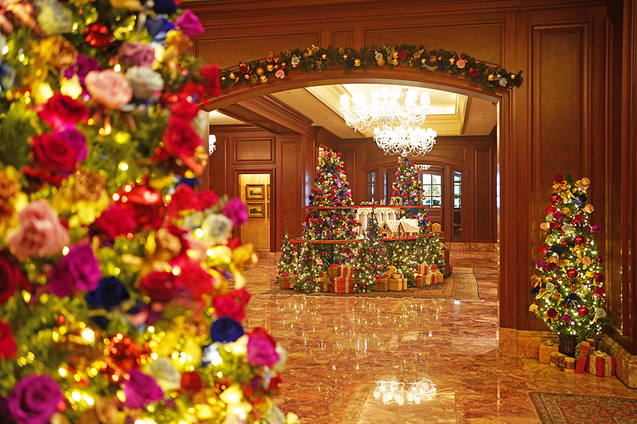 大阪・西梅田のホテル「ザ・リッツ・カールトン大阪」クリスマスツリーの様子（11月21日撮影／Lmaga.jp）