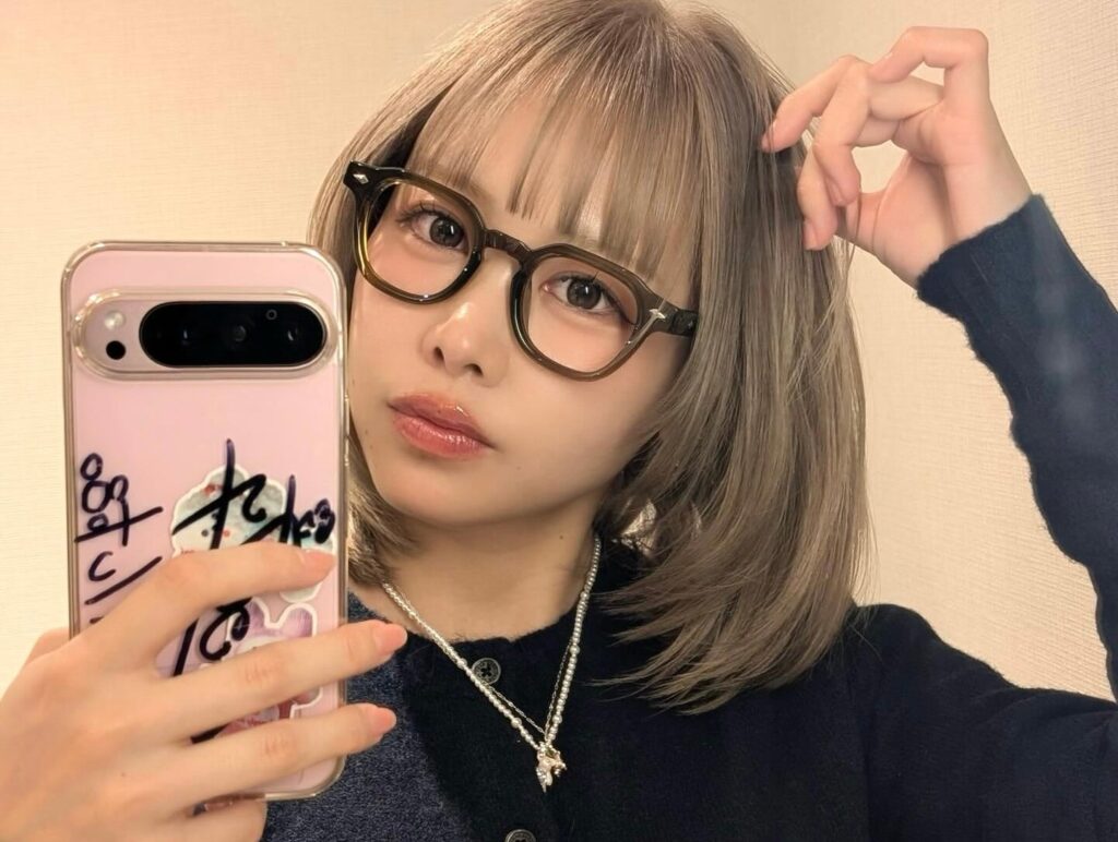 “イメチェンが可愛すぎる…” 仲川瑠夏、柔らかボブ×メガネの新スタイル披露に反響 | 話題の投稿 | スポーツブル (スポブル)