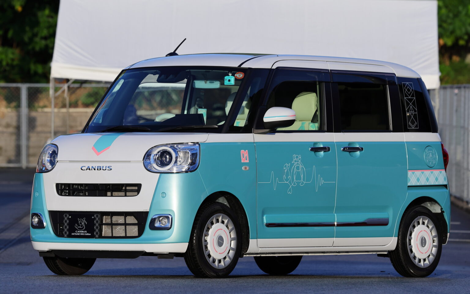 初音ミクデザインのムーヴキャンバスが沖縄のサーキットを走った!! 「D-SPORT＆DAIHATSU Challenge Cup 2025 沖縄」で実車お披露目