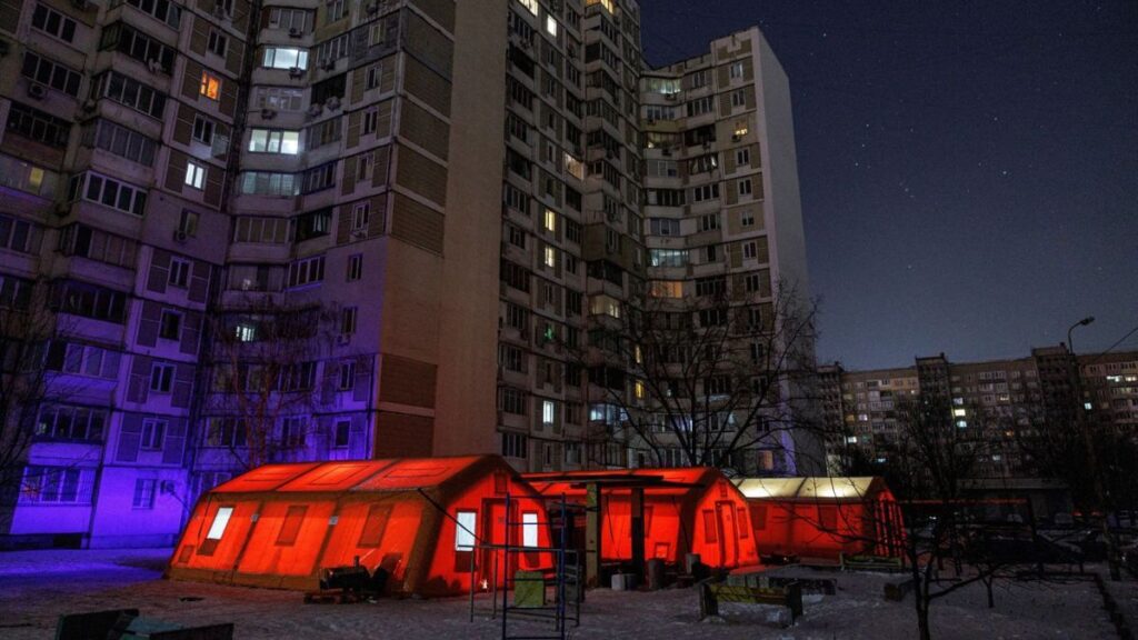 ロシアがエネルギーインフラに攻撃、数十万世帯で停電　零下のウクライナ - CNN.co.jp