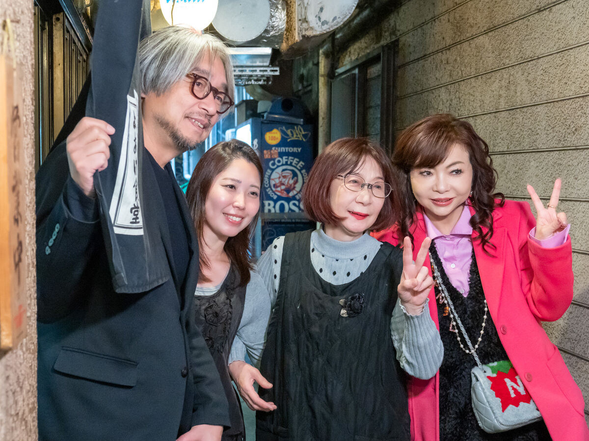 よあけ食堂の奥田さん母娘と小山さん、モモコさん