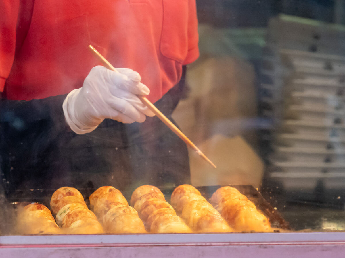 たこ焼きの調理中