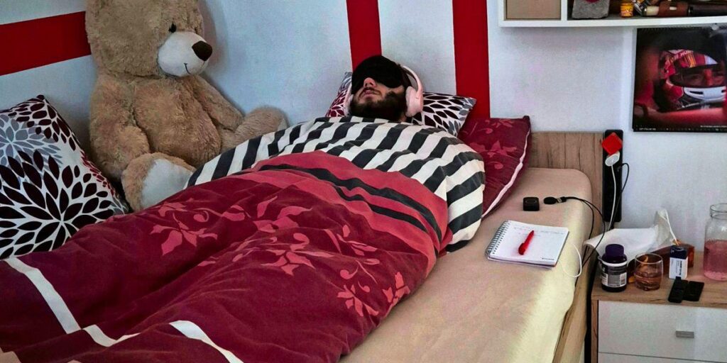 ザ・スタンダードは、数日前にここで話題になったサミュエル (21 歳、メイン州/CFS) の話を裏付けています。