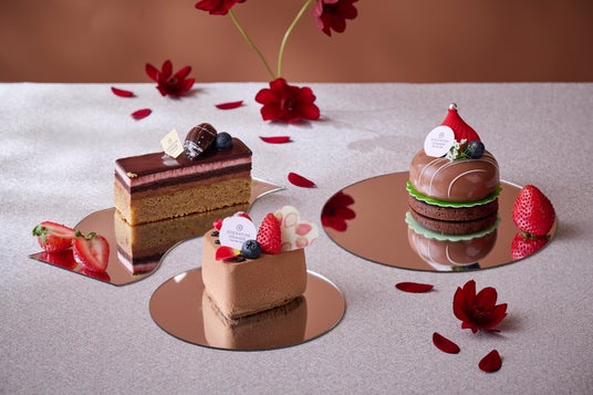 シェラトン・グランデ・トーキョーベイ・ホテル 「いちご×チョコレート スイーツ&ベーカリー」 - 千葉経済新聞