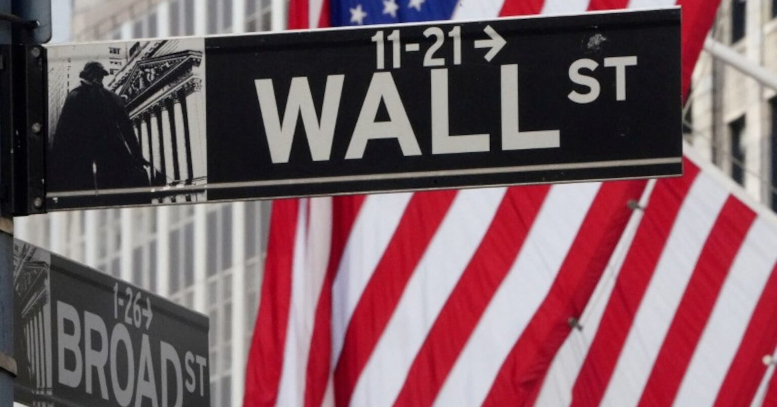 米国株式市場＝続落、25年は主要3指数2桁上昇　3年連続高 | ロイター