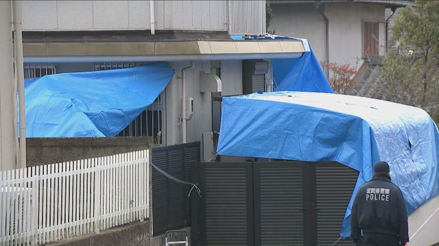 自宅の庭から２遺体　両親と判明　年金を不正に受給していた可能性も調べる　無職の５０歳男が逮捕された事件　滋賀・大津市