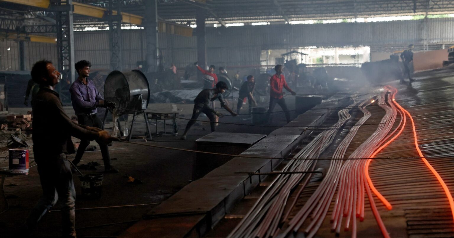 インド製造業PMI、12月2年ぶり低水準 需要減退で生産低迷 | ロイター インド製造業PMI、12月2年ぶり低水準 需要減退で生産低迷 | ロイター