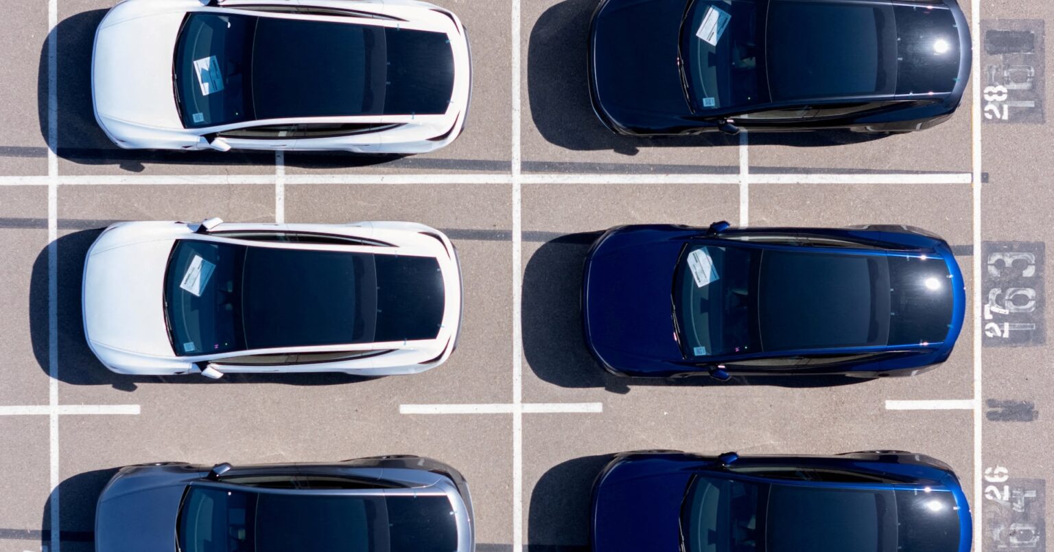 テスラ、25年販売9％減で首位転落　中国ＢＹＤが世界ＥＶトップに | ロイター