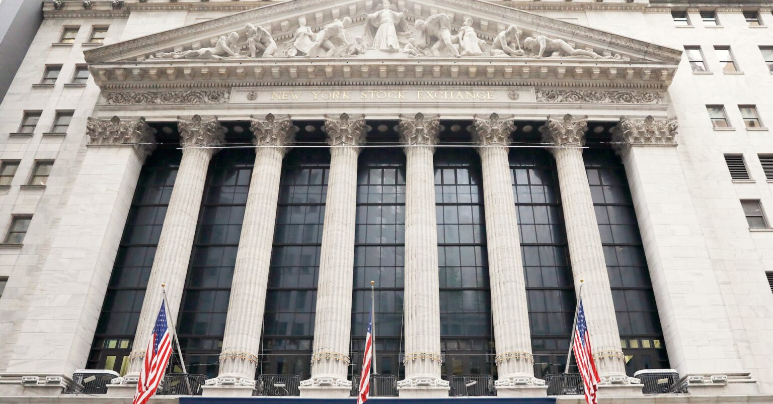 米国株式市場=5営業ぶり反発、ダウ319ドル高 半導体株に買い | ロイター 米国株式市場=5営業ぶり反発、ダウ319ドル高 半導体株に買い | ロイター