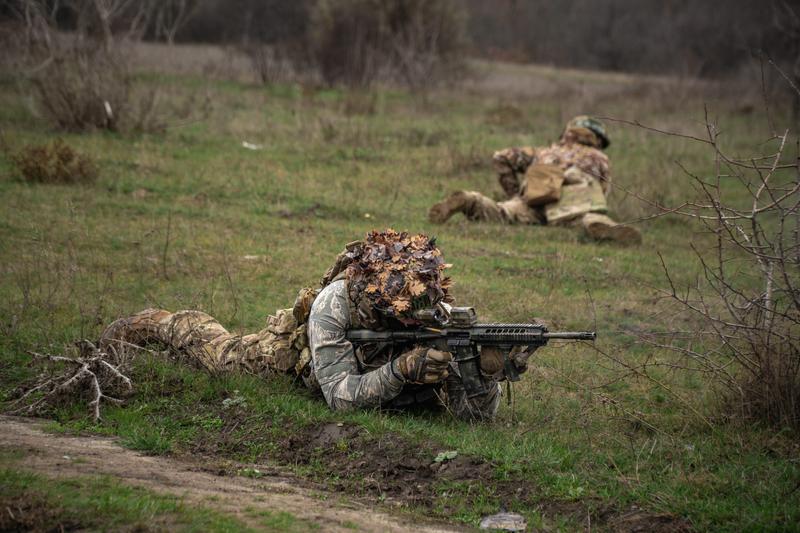 Soldiers of the Kastuś Kalinoŭski Regiment's (Połk Kalinoŭskaha) fire support group improve rifle and tactical training.
