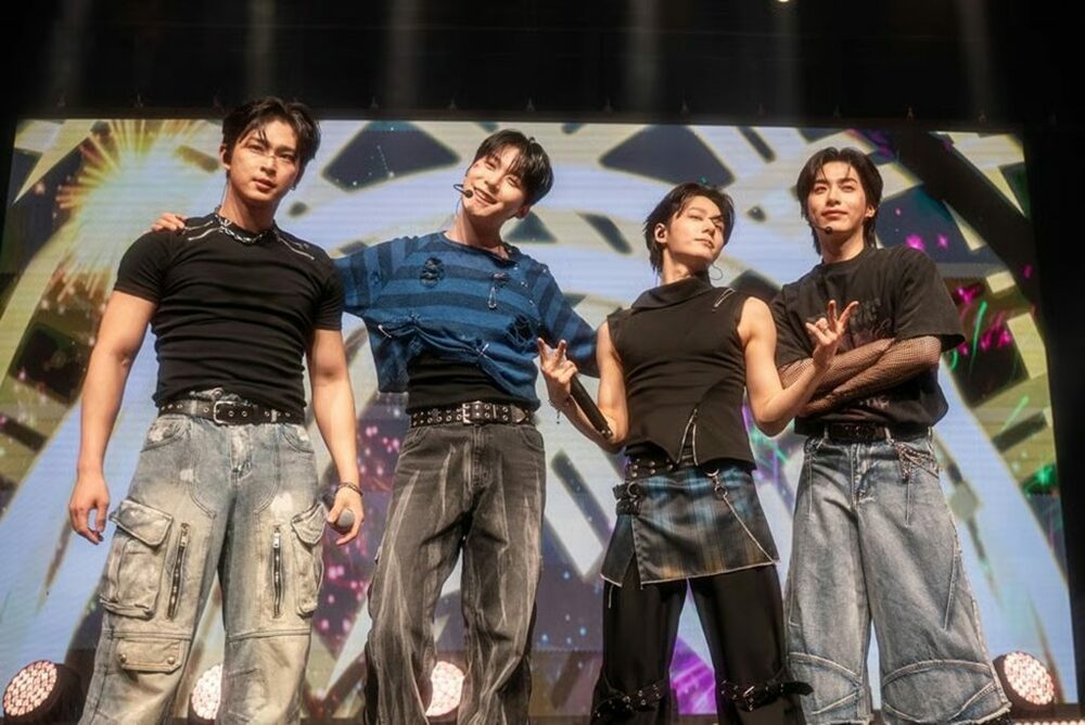 ONEUS、ワールドツアー「H_OUR, US」完走　ヨーロッパ7都市で熱狂的フィナーレ　写真枚　国際ニュース：AFPBB News