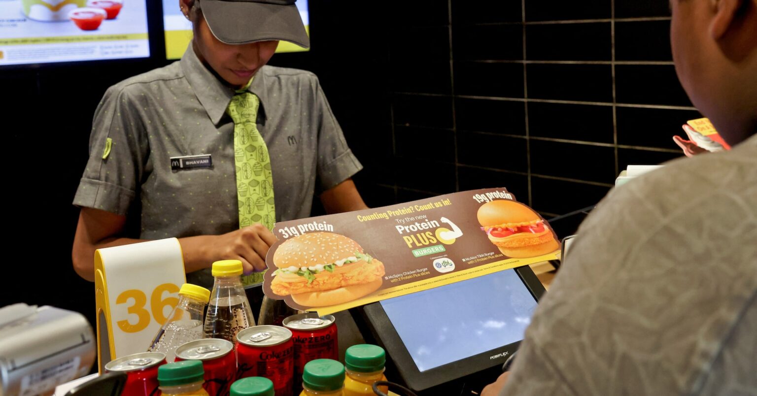インドのサービスＰＭＩ、12月は11カ月ぶり低水準 | ロイター