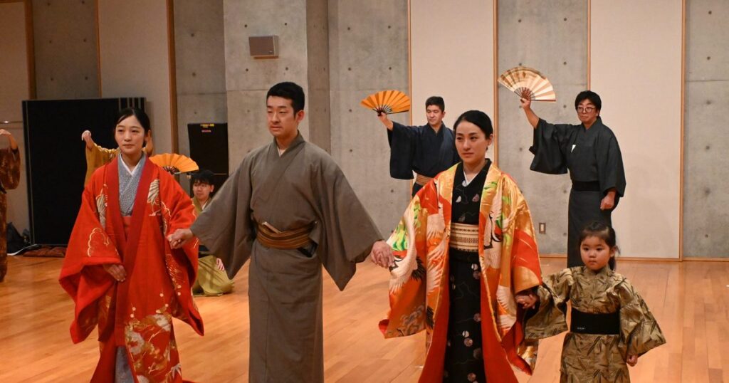 国立劇場が２題　新春の沖縄芝居　１０、１１日に上演