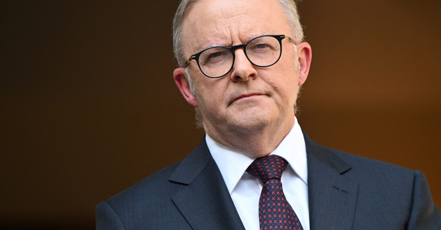 豪首相、ボンダイビーチ銃乱射で王立委設置へ　反ユダヤ主義調査 | ロイター